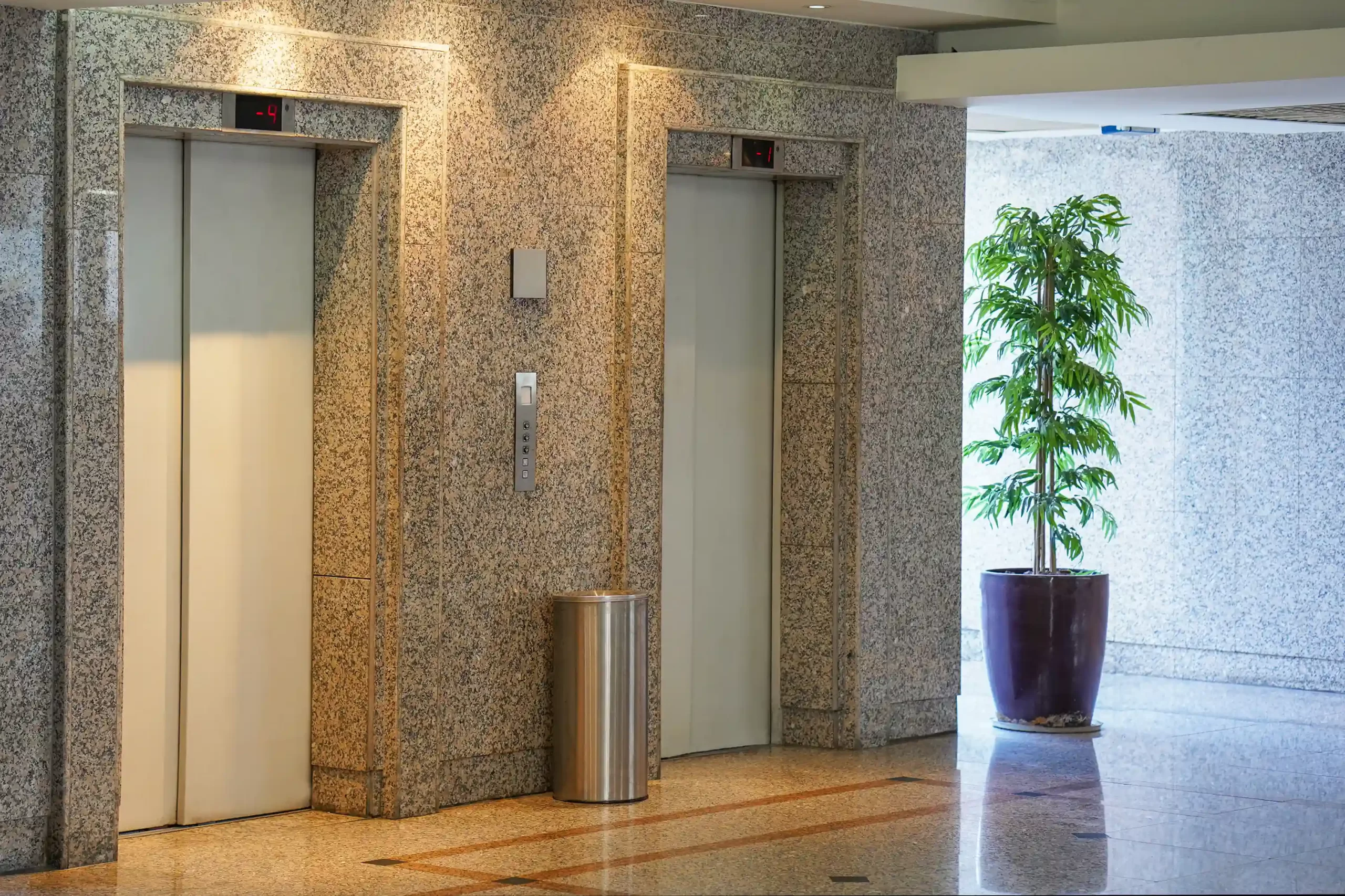 Automatic lift door for residential building
